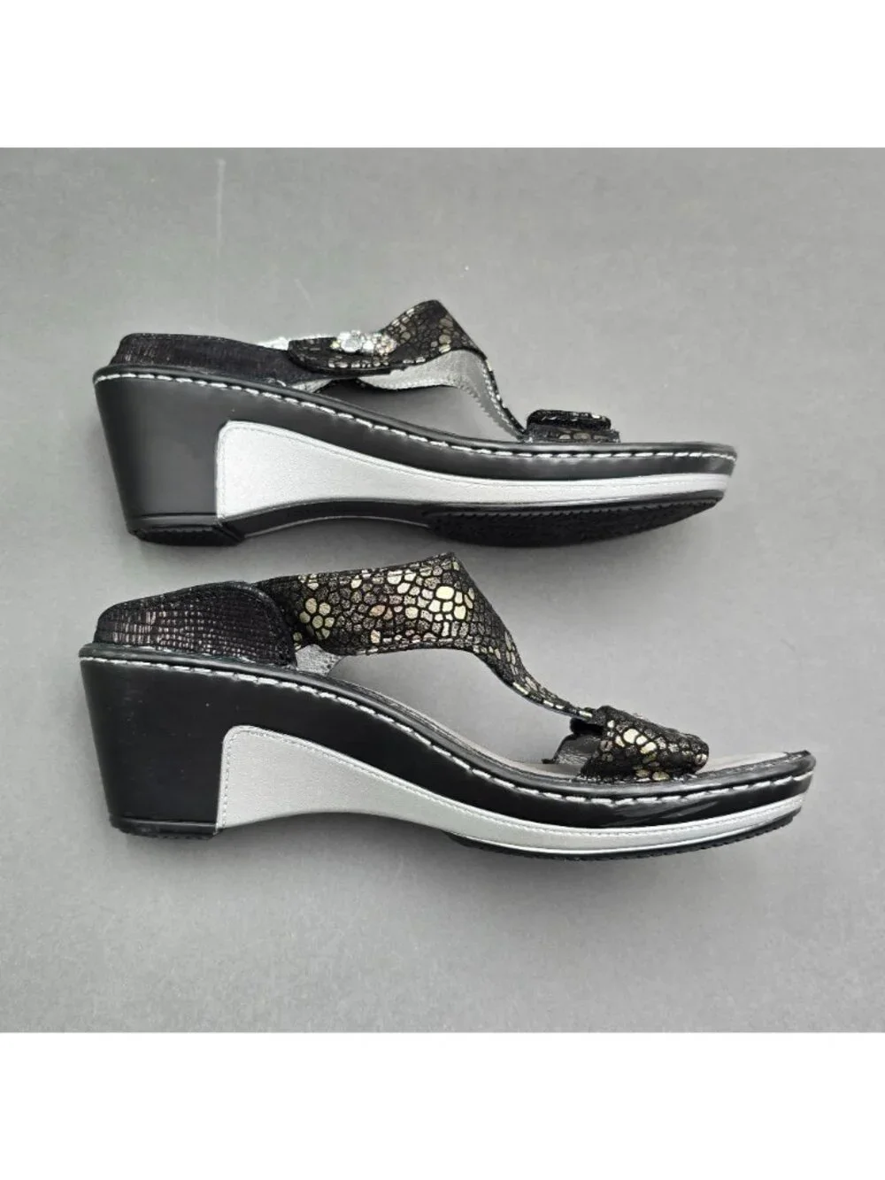 Alegria Lara Pewter Mosaic Wedge Sandals Size 37 T-Strap Comfort Slide - Picture 5 of 13